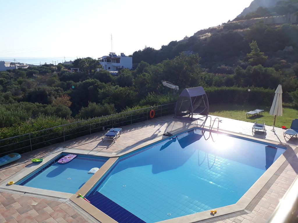 Stelios Apartments Istron Exterior foto